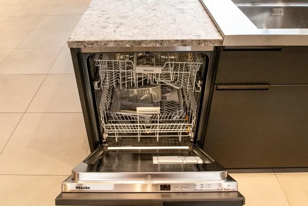 Cucina altri colori moderna ad isola Mia by carlo cracco scontata^Scavolini Hot