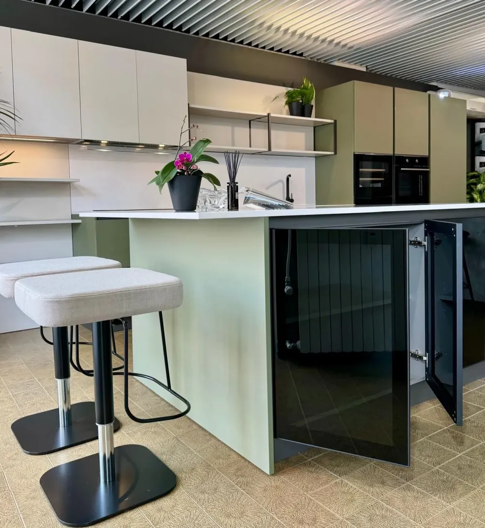 Atra Cucina altri colori moderna ad isola Shine- Cucine Ad Isola|Cucine Moderne