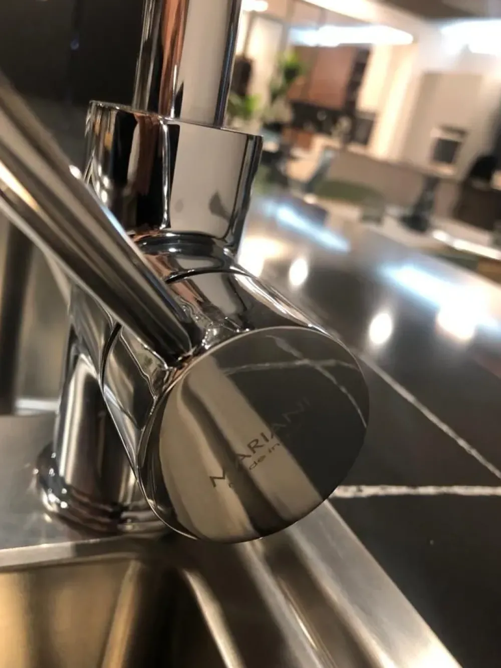 Cucina altri colori moderna con penisola K105^Zecchinon Hot