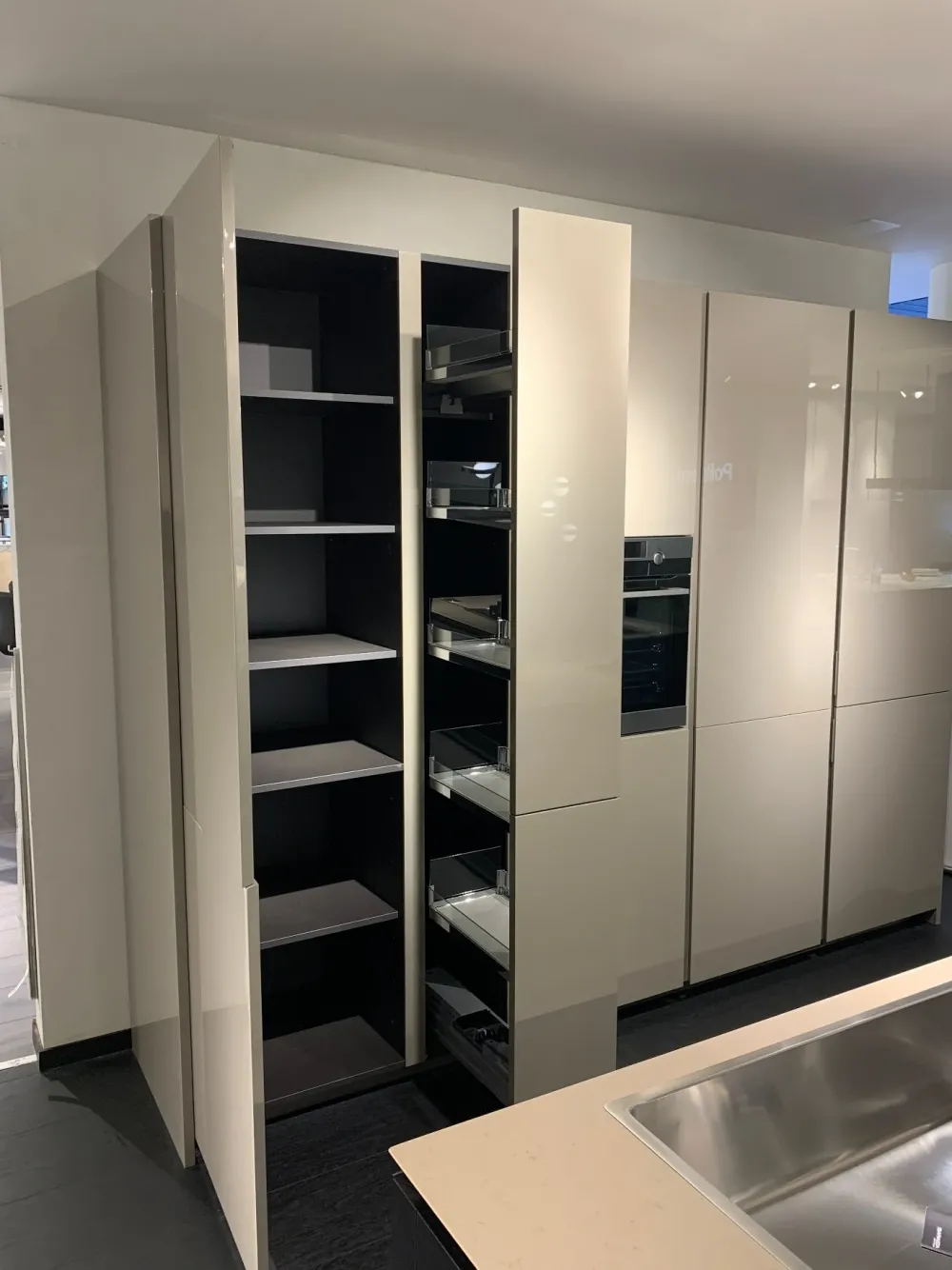 Poliform Cucina altri colori moderna Artex in offerta- Cucine Ad Isola|Cucine Moderne