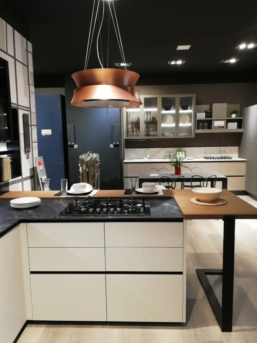Cucina altri colori moderna con penisola Immagina wood a soli 12950 Euro^Lube Cucine Sale