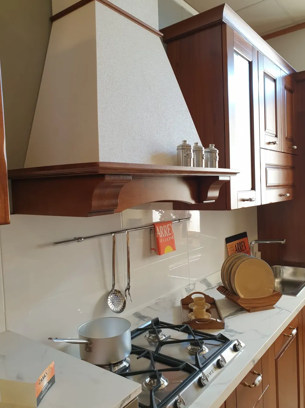 Cucina classica lineare noce in legno Cucina noce classica lineare nora legno^Arrex