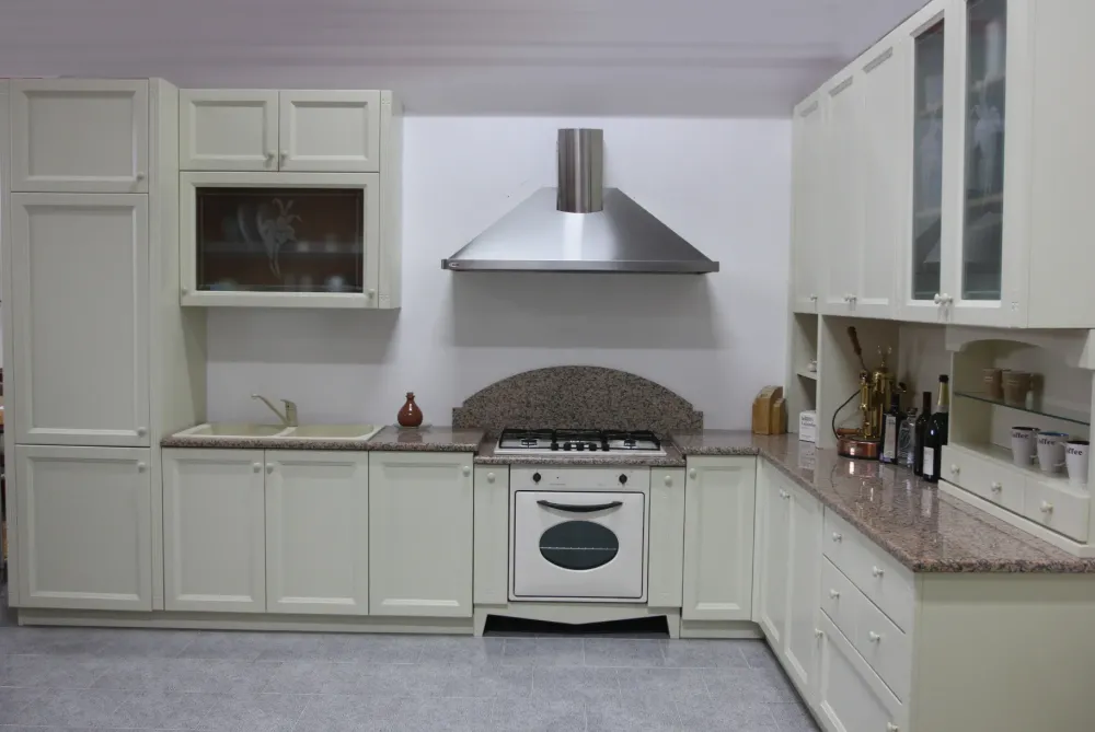 Cucina classica ad angolo altri colori in laccato opaco U806 greca^Artigianale Hot