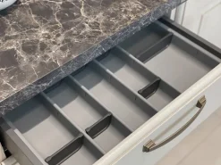 Cucina bianca classica ad angolo Madeleine a soli 11643 Euro^Scavolini Discount