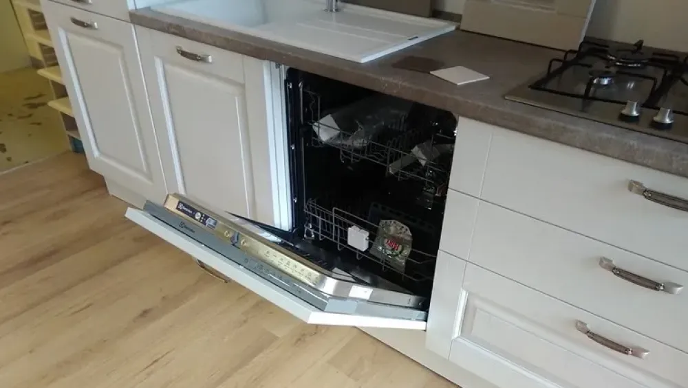 Giannei Cucina bianca classica lineare Carlotta a soli 3900€- Cucine Lineari