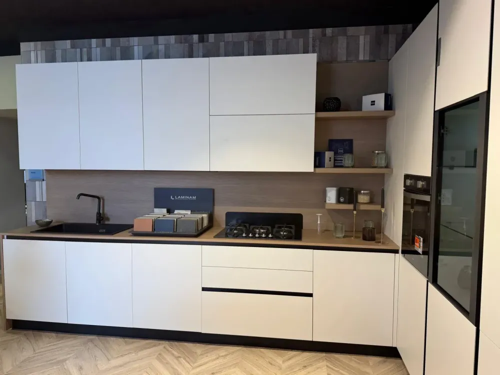 Cucina bianca design ad angolo Young^Stosa Sale