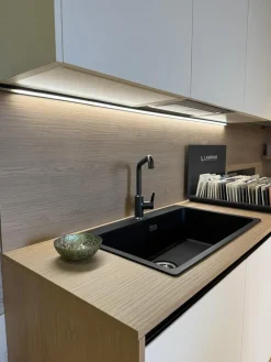 Cucina bianca design ad angolo Young^Stosa Sale