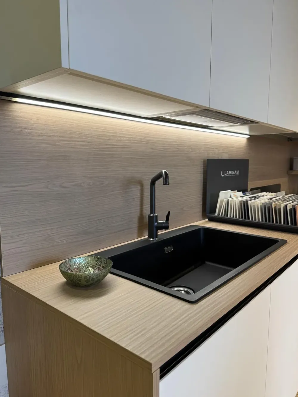 Cucina bianca design ad angolo Young^Stosa Sale