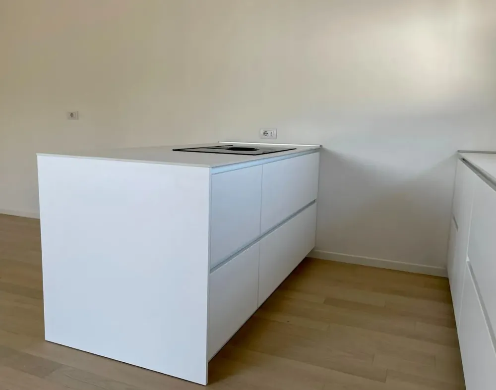 Cucina bianca design con penisola Ingrosso cucine moderne icm45 Cucine Con Penisola|Cucine Design