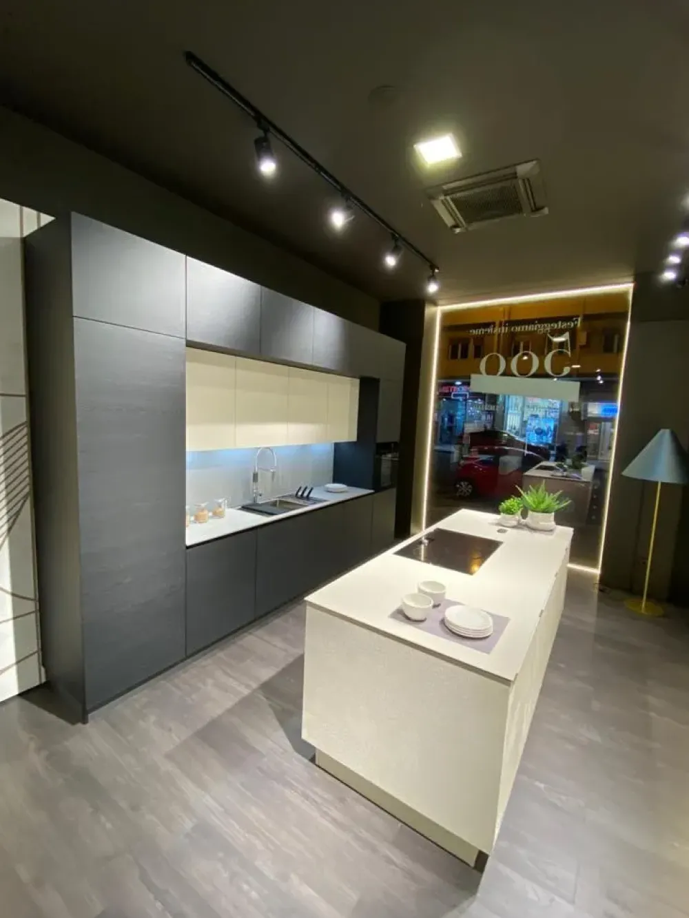 Lube Cucine Cucina bianca design con isola Clover a soli 17800 Euro- Cucine Ad Isola|Cucine Design