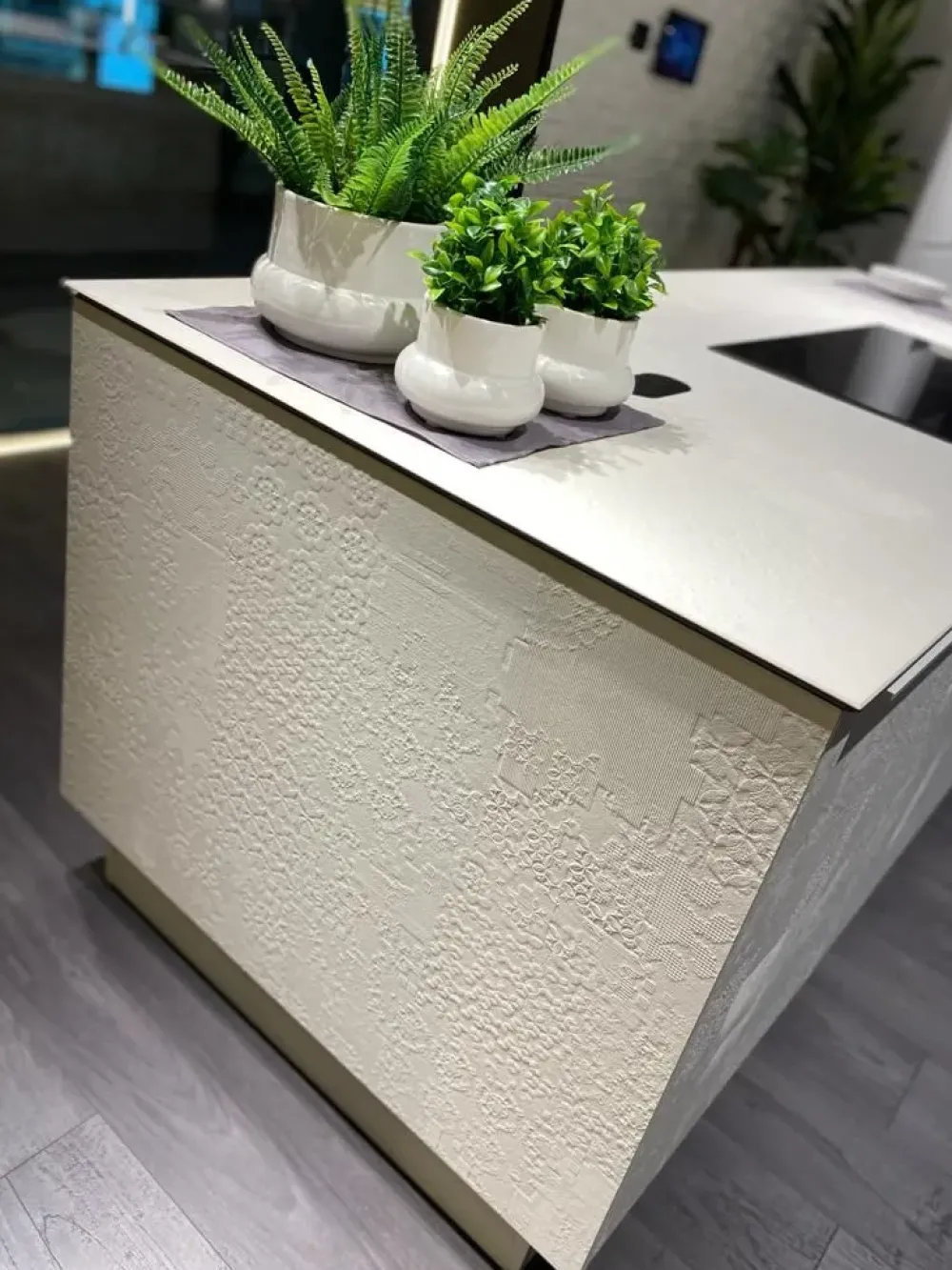 Lube Cucine Cucina bianca design con isola Clover a soli 17800 Euro- Cucine Ad Isola|Cucine Design