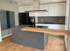 Primopiano Cucine Cucina bianca design con penisola Ingrosso cucine moderne icm60 in Offerta Outlet- Cucine Con Penisola|Cucine Design