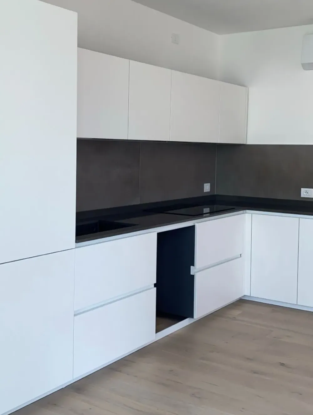 Cucina bianca moderna ad angolo Ingrosso cucine moderne icm72^Primopiano Cucine Sale