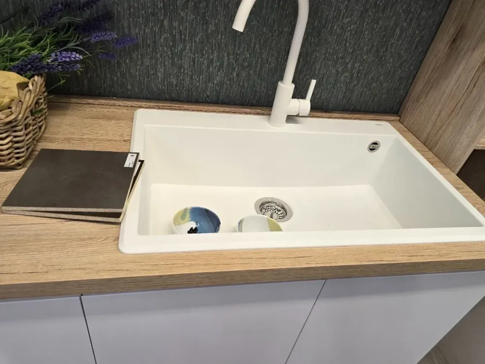 Net Cucine Cucina bianca moderna ad angolo Pet kelly a soli 5840 Euro- Cucine Ad Angolo|Cucine Moderne