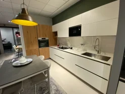 Cucina bianca moderna ad angolo Asia e time scontata^Arredo3