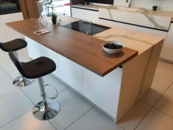 Cucina bianca moderna con isola K3 kali in offerta^Arredo3 Outlet