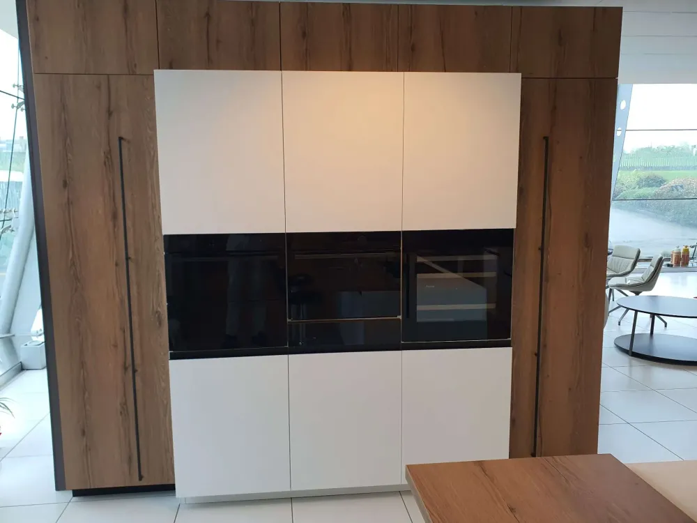 Cucina bianca moderna con isola K3 kali in offerta^Arredo3 Outlet