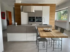 Clearance Cucina bianca moderna con isola Monoliti scontata Cucine Ad Isola|Cucine Moderne