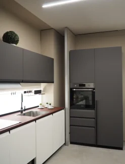 Cucina bianca moderna lineare Cucina formalia in Offerta Outlet^Scavolini Sale