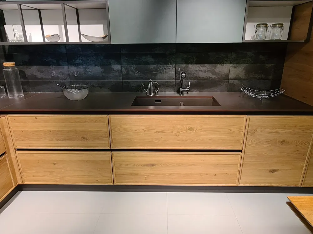 Cucina California moderna rovere chiaro con penisola^Ar-Due