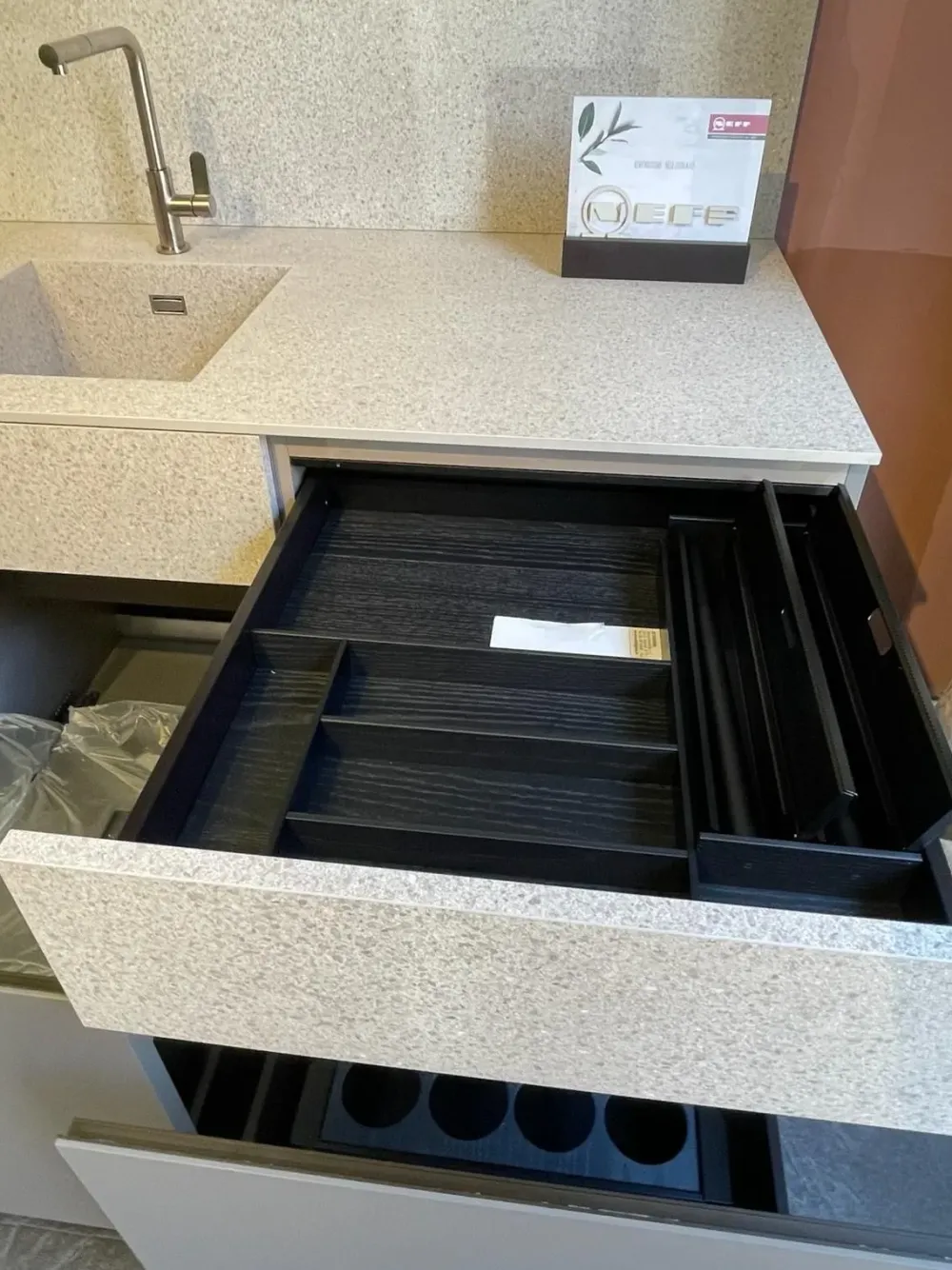 Cucina moderna ad angolo tortora in laminato opaco Maxima 2.2^Cesar Clearance