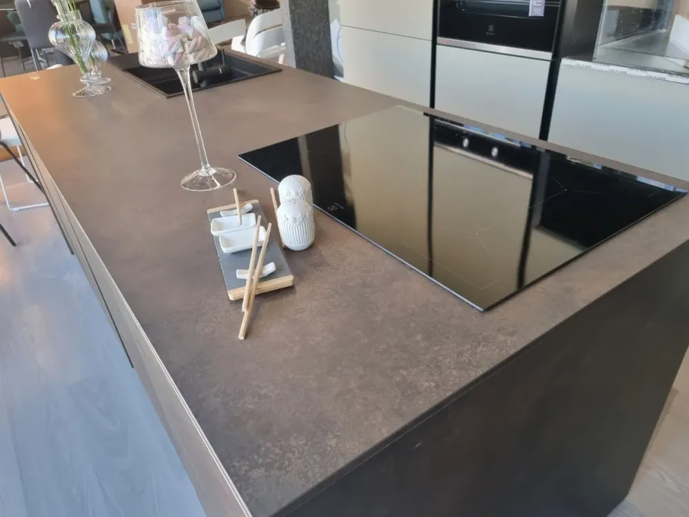 Clearance Cucina con isola design bianca Stratos top a soli 14500 Euro Cucine Ad Isola|Cucine Design