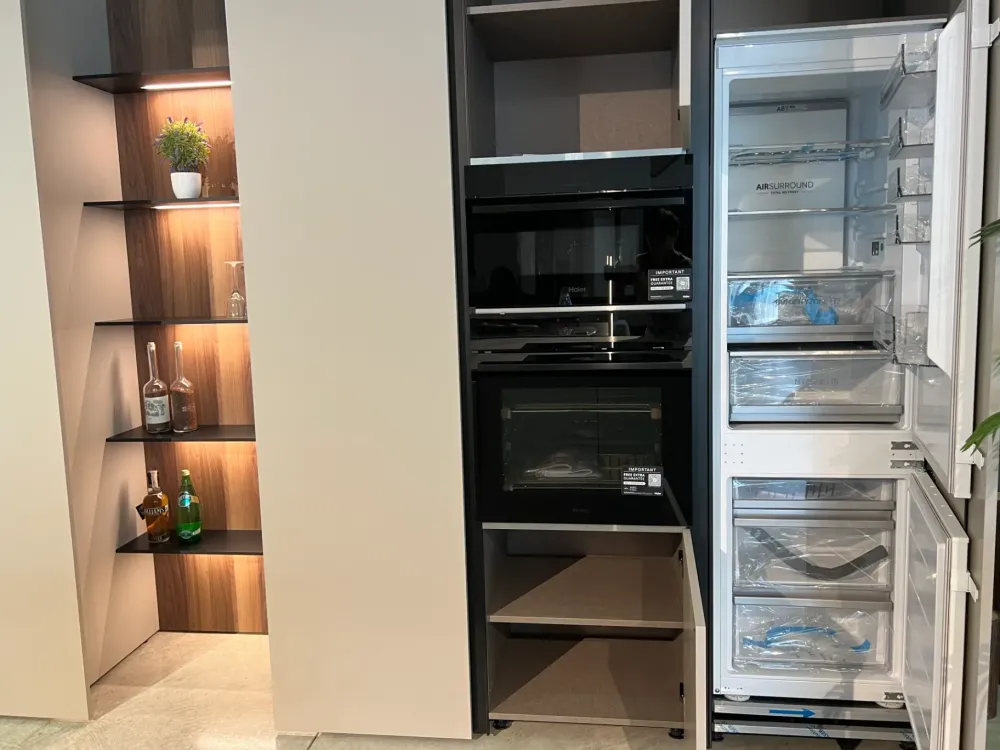 Cucina con isola in laccata opaco grigia bluna a prezzo scontato^Binova Clearance