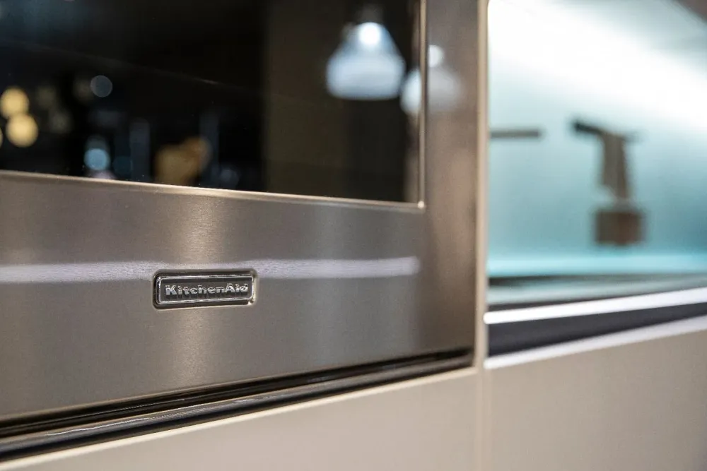 Sale Cucina con isola in laccata opaco a prezzo ribassato 50% Cucine Ad Isola|Cucine Design