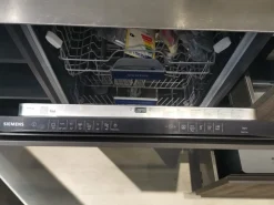 Hot Cucina con isola in laminato materico altri colori a prezzo ribassato Cucine Ad Isola|Cucine Moderne