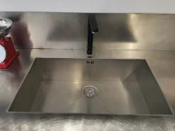 Hot Cucina con isola in laminato materico altri colori a prezzo ribassato Cucine Ad Isola|Cucine Moderne