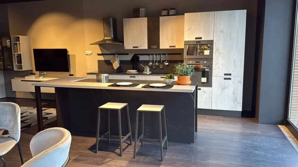 Creo Cucina con isola in laminato materico a prezzo ribassato 52%- Cucine Ad Isola