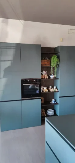 Record Cucine Cucina con isola in laminato opaco modello Cucina e isola in fenix verde commodoro ad un prezzo riservato- Cucine Ad Isola|Cucine Design