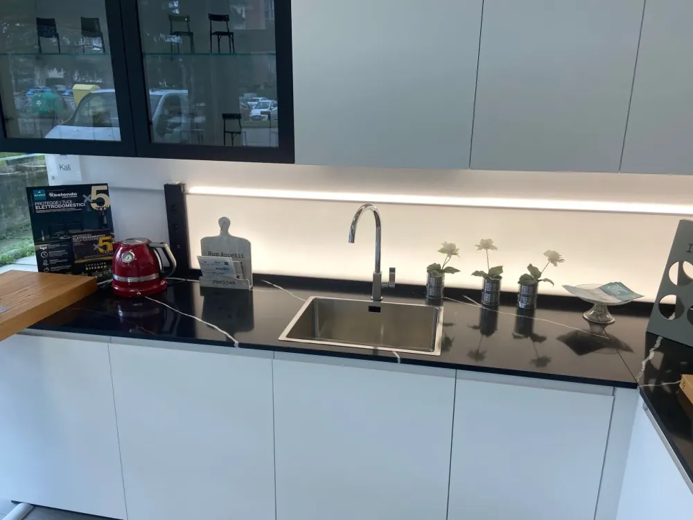 Clearance Cucina con isola in laminato opaco a prezzo ribassato 47% Cucine Ad Isola|Cucine Moderne