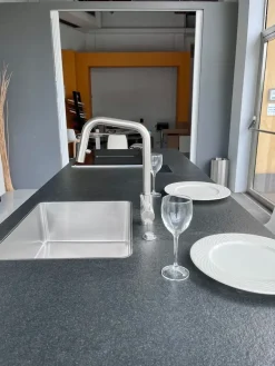 Cucina con isola in nobilitato a prezzo scontato 50%^Dibiesse Clearance