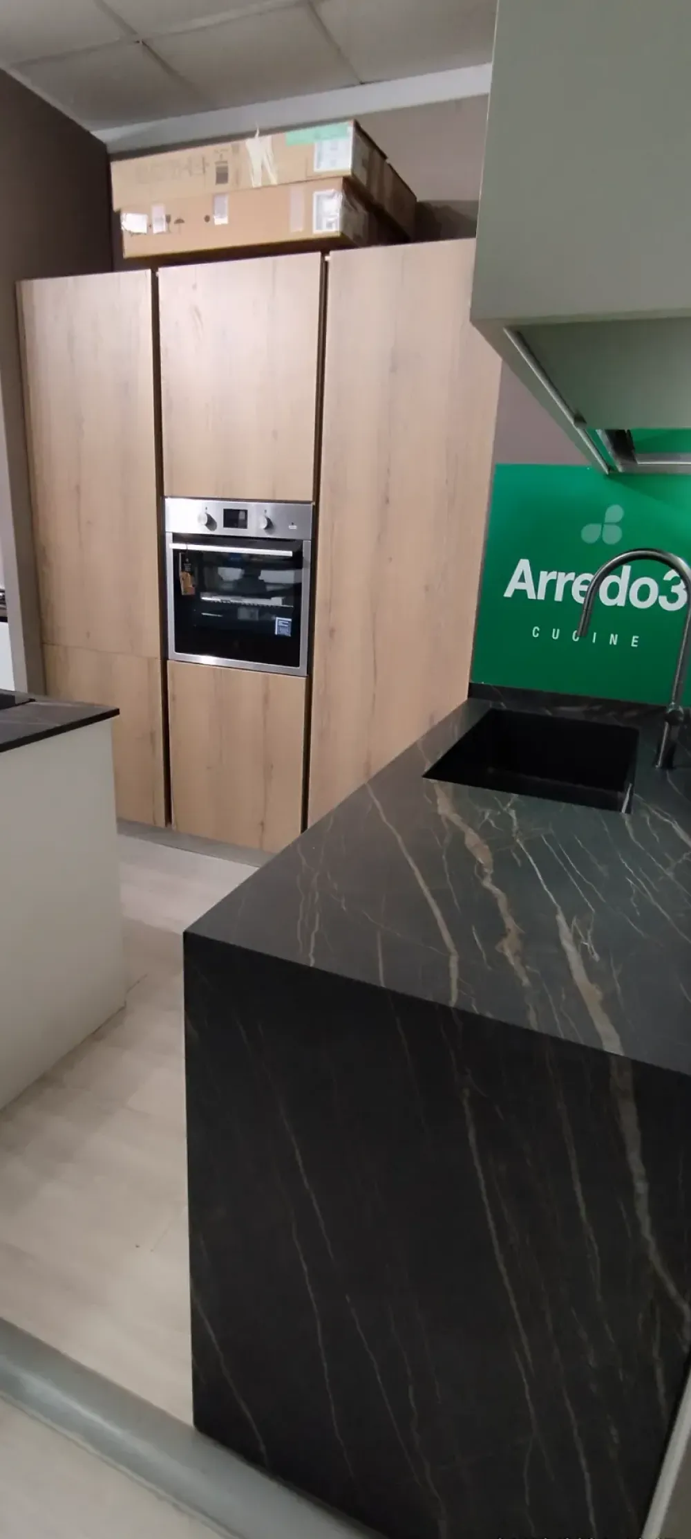 Cucina con isola in polimerico a prezzo scontato 60%^Arredo3