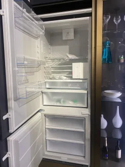 Cucina con isola in polimerico opaco blu Gaia a prezzo scontato^Mobilturi Discount