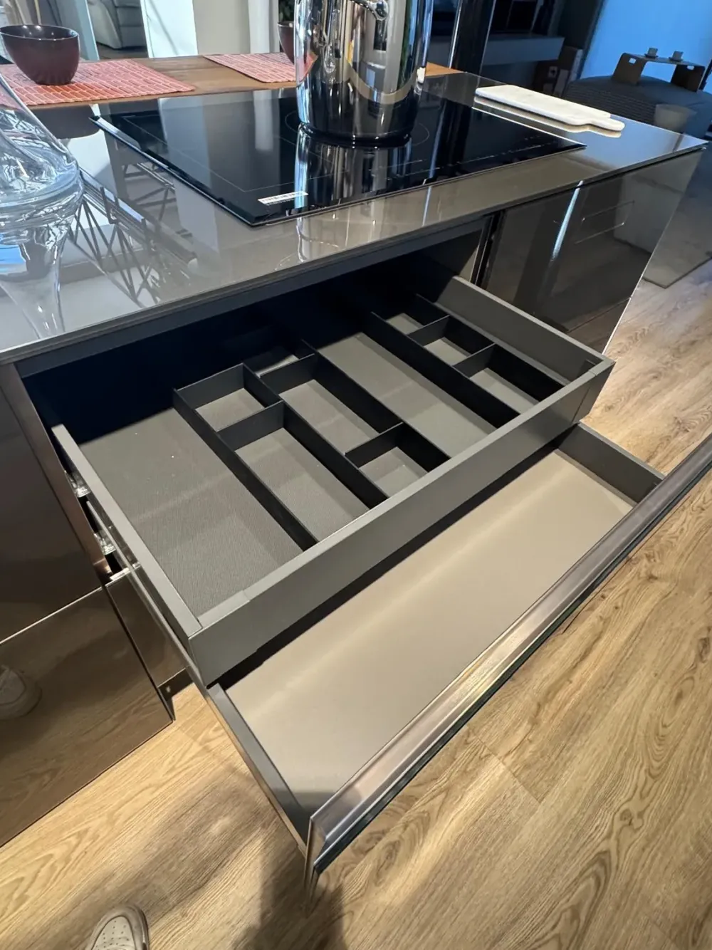 Cucina con isola in vetro a prezzo scontato 45%^Lago Discount