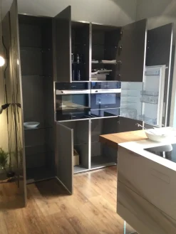 Discount Cucina con isola in vetro a prezzo ribassato 50% Cucine Ad Isola|Cucine Design