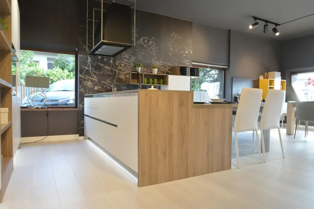Clearance Cucina con isola moderna bianca K rovere a soli 12200 Euro Cucine Ad Isola|Cucine Moderne