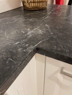 Cucina con penisola in laccato opaco bianca English mood a prezzo ribassato^Minacciolo Sale