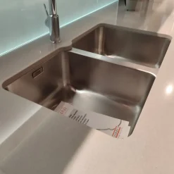 Cucina con penisola in laccata opaco a prezzo scontato 60%^Snaidero Clearance