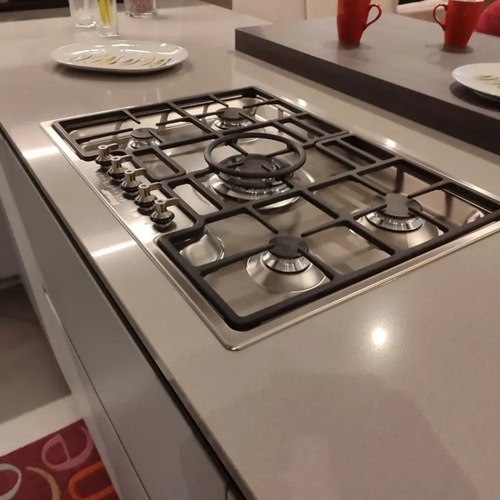 Cucina con penisola in laccata opaco a prezzo scontato 60%^Snaidero Clearance