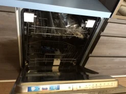 Dibiesse Cucina con penisola in laminato materico a prezzo ribassato 45%- Cucine Con Penisola|Cucine Moderne