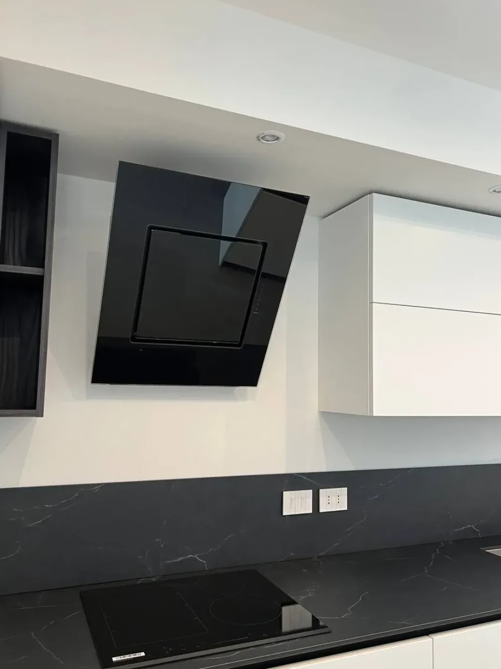 Sale Cucina con penisola in laminato opaco bianca Ingrosso cucine moderne icm67 a prezzo ribassato Cucine Con Penisola|Cucine Design