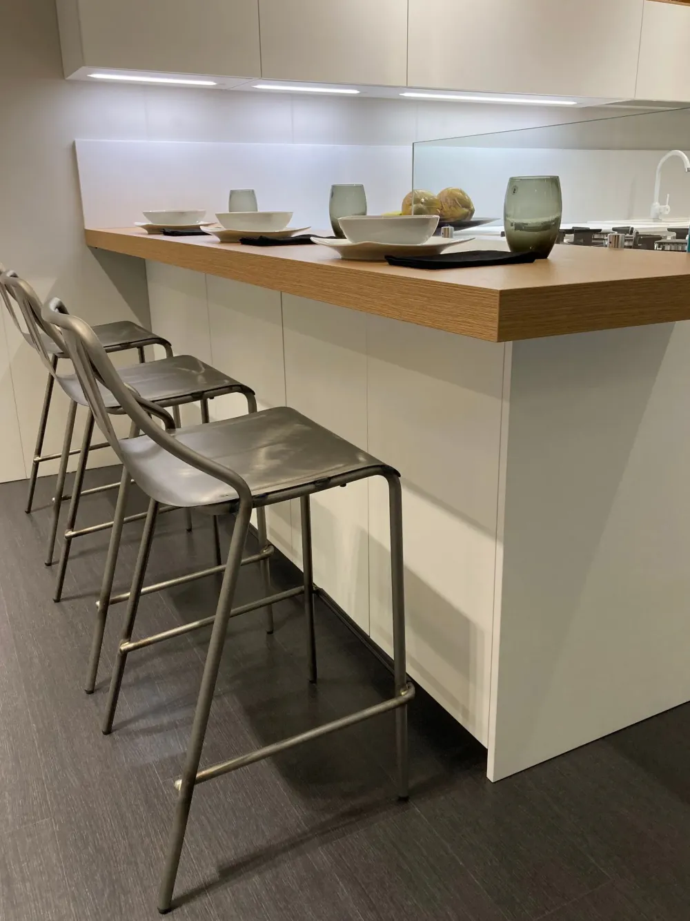 New Cucina con penisola in melaminico bianca Ak project profilo 30° a prezzo scontato Cucine Con Penisola|Cucine Moderne