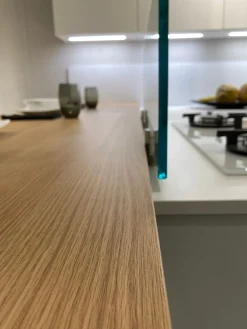 New Cucina con penisola in melaminico bianca Ak project profilo 30° a prezzo scontato Cucine Con Penisola|Cucine Moderne