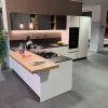 Cucina con penisola in melaminico altri colori Liberamente a prezzo scontato^Scavolini Discount