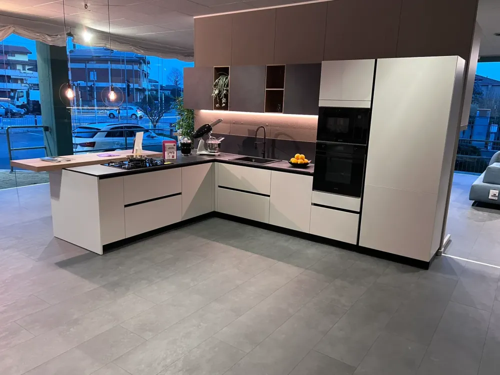 Cucina con penisola in melaminico altri colori Liberamente a prezzo scontato^Scavolini Discount