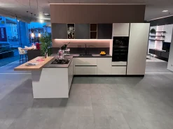 Cucina con penisola in melaminico altri colori Liberamente a prezzo scontato^Scavolini Discount