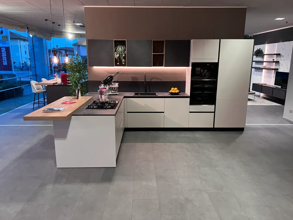 Cucina con penisola in melaminico altri colori Liberamente a prezzo scontato^Scavolini Discount